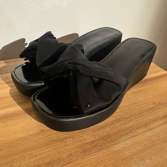 Kate Spade Bikini Platform Wedge Sandals Black Bow Size 9 EUC - Picture 3 of 11